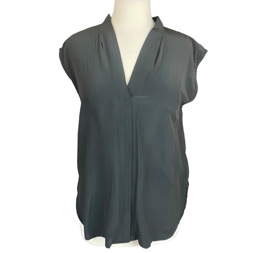 COOKIES CLOTHING Sleeveless V-neckline Blouse Size Large